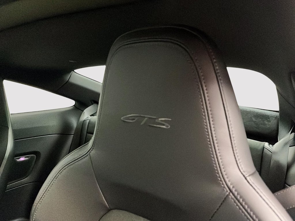 Porsche 911  2022 à Laval, Québec - 21 - w1024h768px