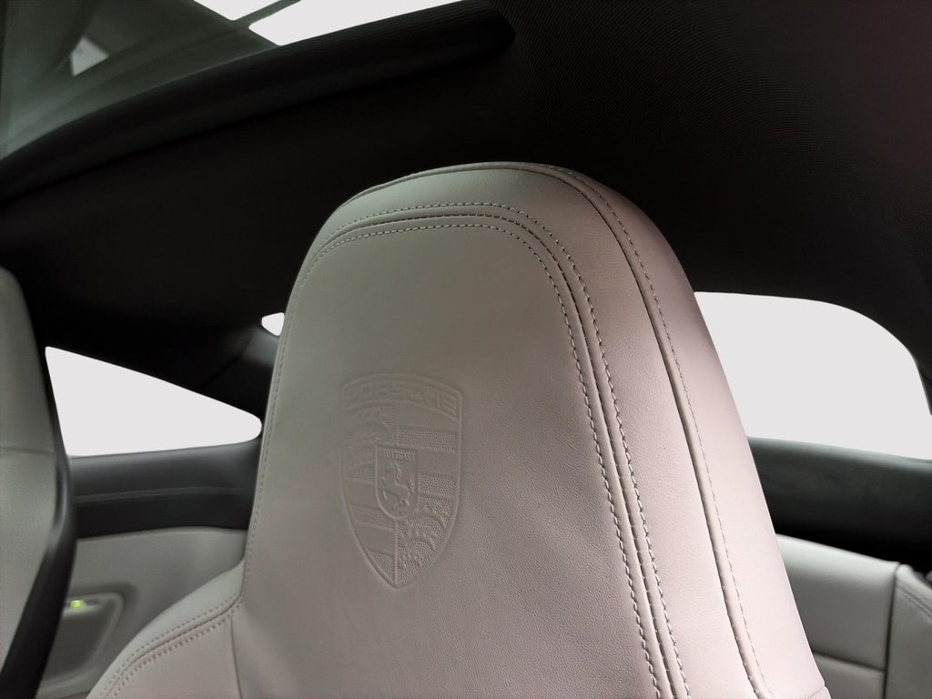 2022 Porsche 911 Carrera in Laval, Quebec - 24 - w1024h768px