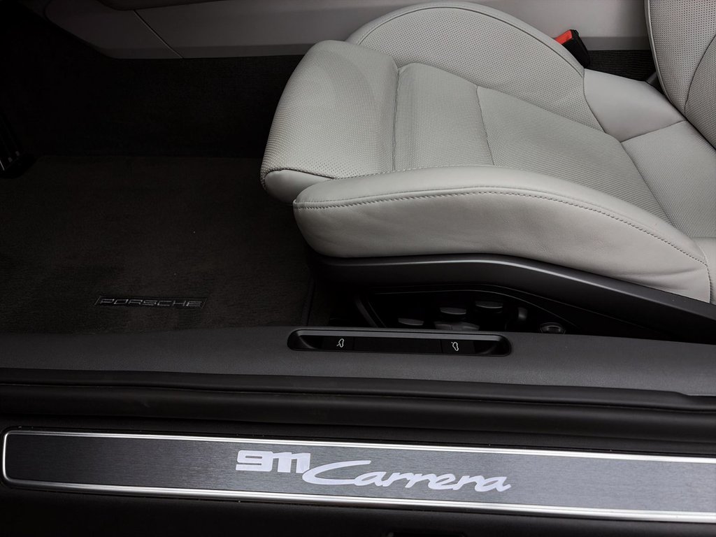 2022 Porsche 911 Carrera in Laval, Quebec - 29 - w1024h768px