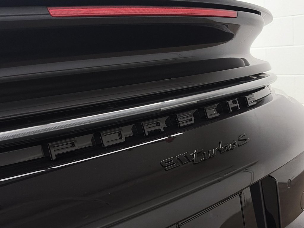 2023 Porsche 911 Turbo S in Laval, Quebec - 11 - w1024h768px
