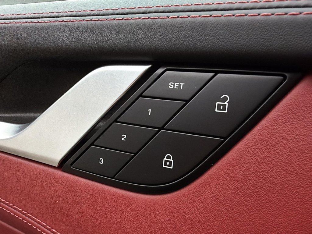 2023 Porsche 911 Carrera 4S in Laval, Quebec - 25 - w1024h768px