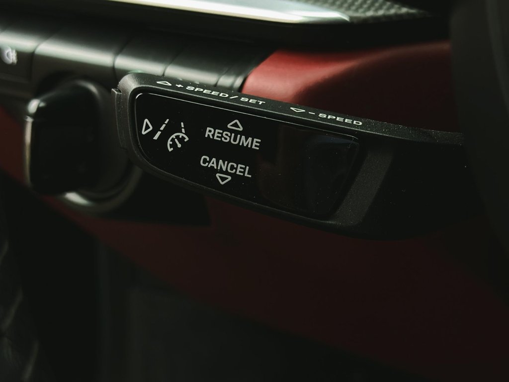 2023 Porsche 911 Carrera 4S in Laval, Quebec - 16 - w1024h768px