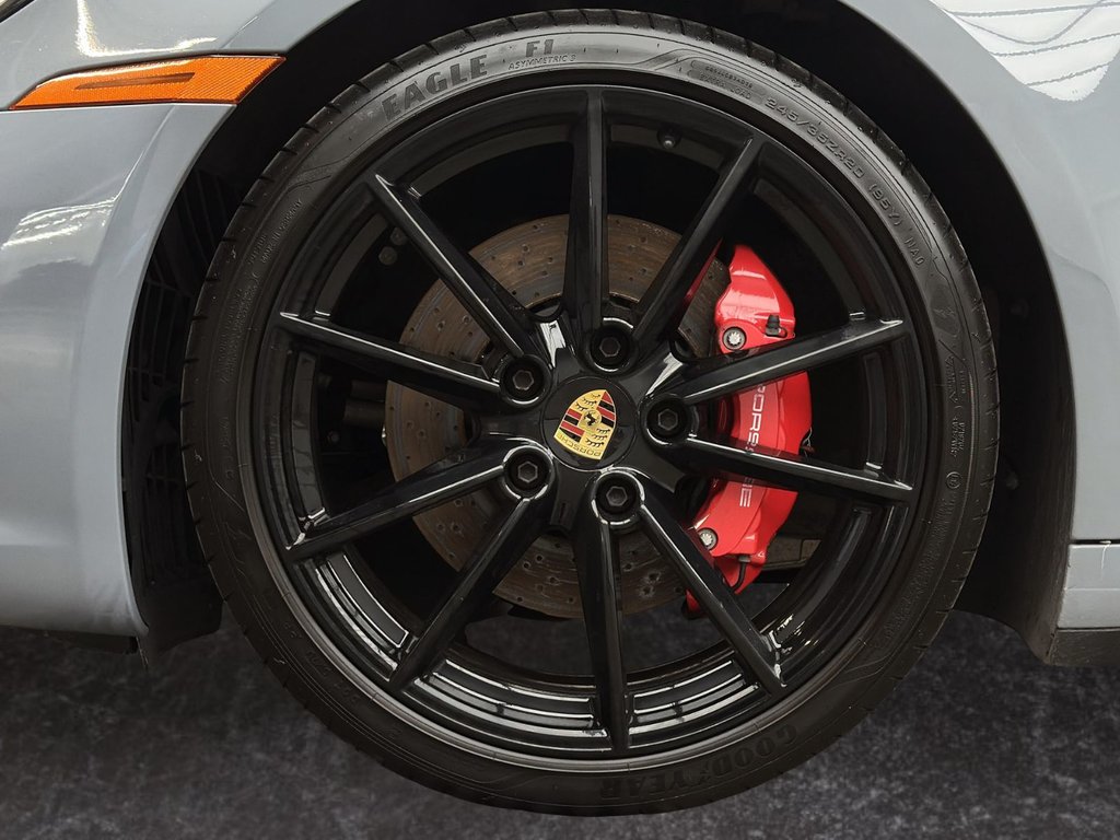 2023 Porsche 911 Carrera 4S in Laval, Quebec - 9 - w1024h768px