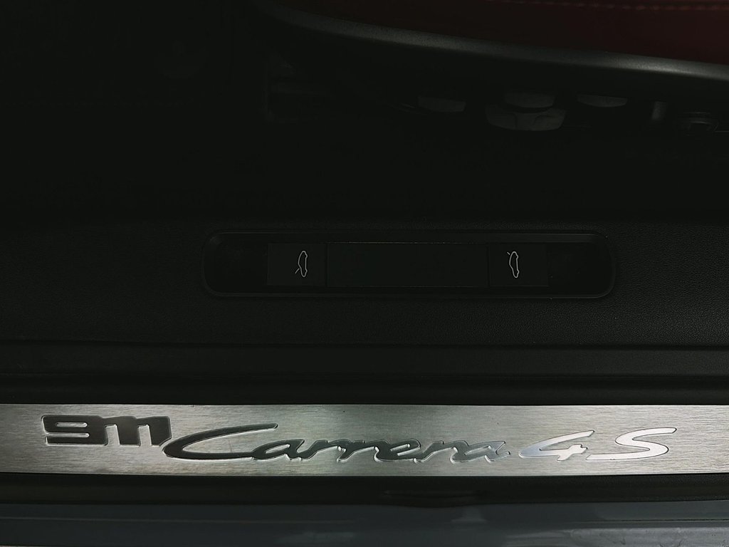 2023 Porsche 911 Carrera 4S in Laval, Quebec - 28 - w1024h768px