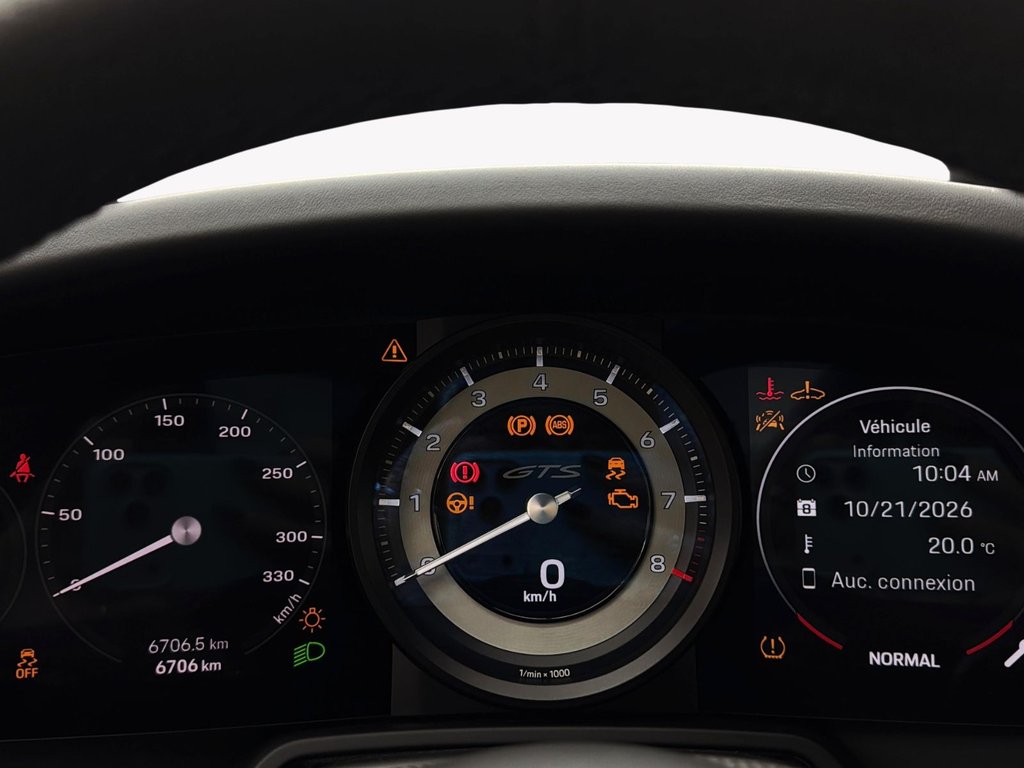 2023 Porsche 911 in Laval, Quebec - 18 - w1024h768px