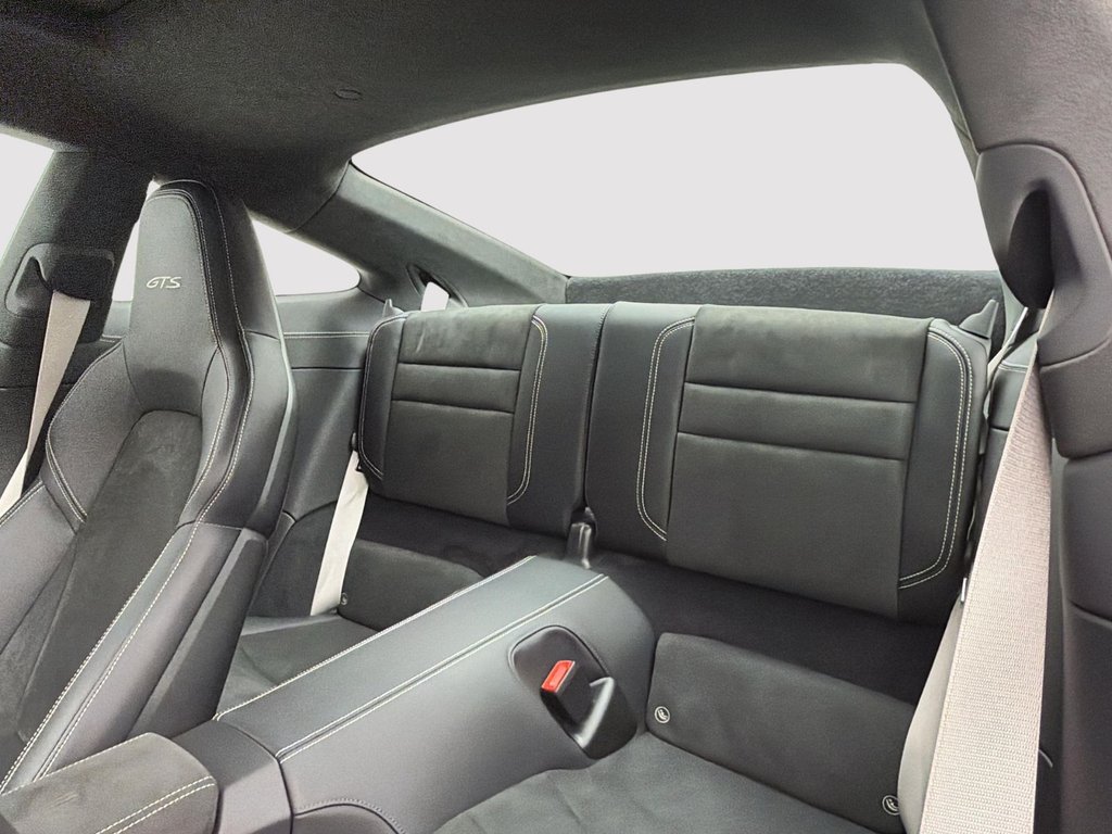 2023 Porsche 911 in Laval, Quebec - 25 - w1024h768px