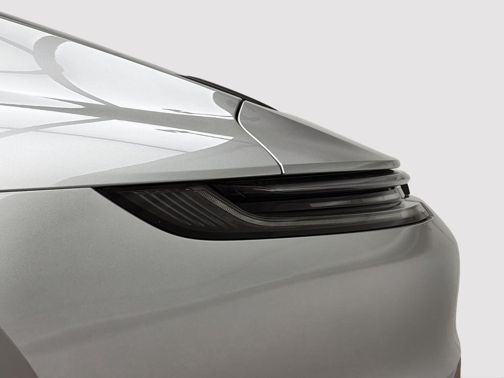 2023 Porsche 911 in Laval, Quebec - 9 - w1024h768px