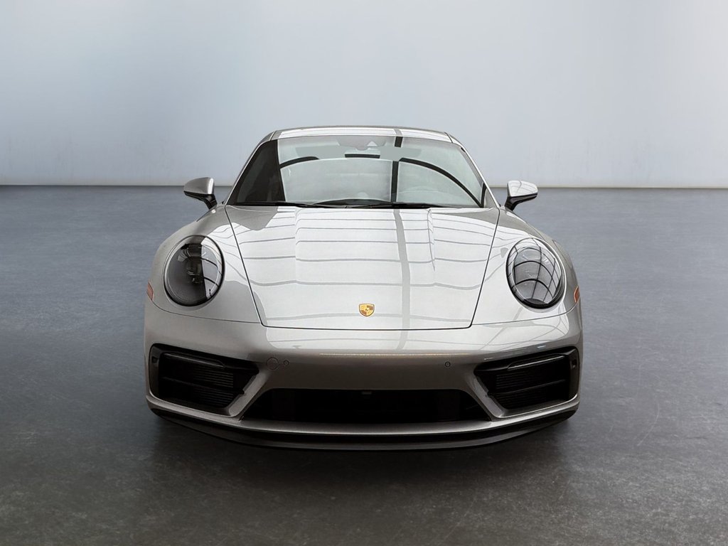 2023 Porsche 911 in Laval, Quebec - 5 - w1024h768px