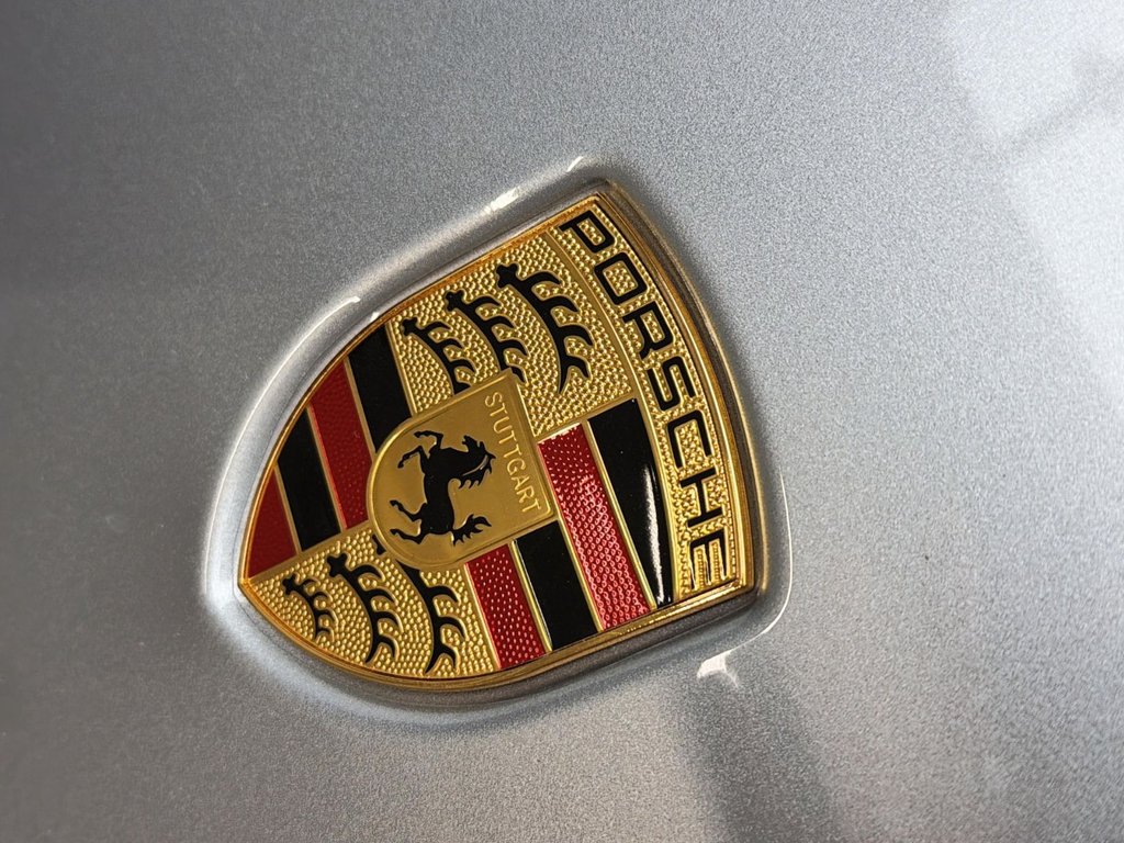 2023 Porsche 911 in Laval, Quebec - 6 - w1024h768px