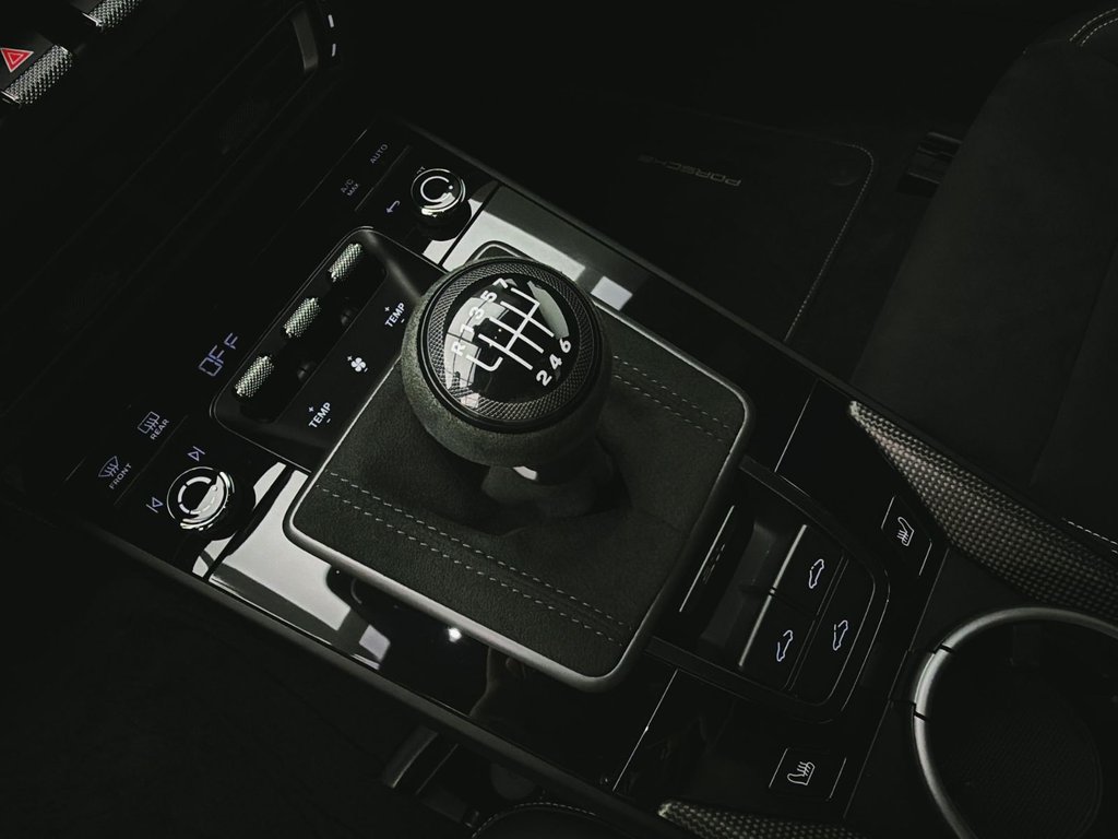 2023 Porsche 911 in Laval, Quebec - 20 - w1024h768px