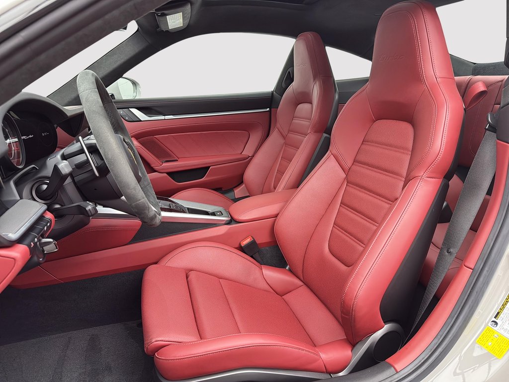 Porsche 911 Turbo Coupe 2024 à Laval, Québec - 15 - w1024h768px