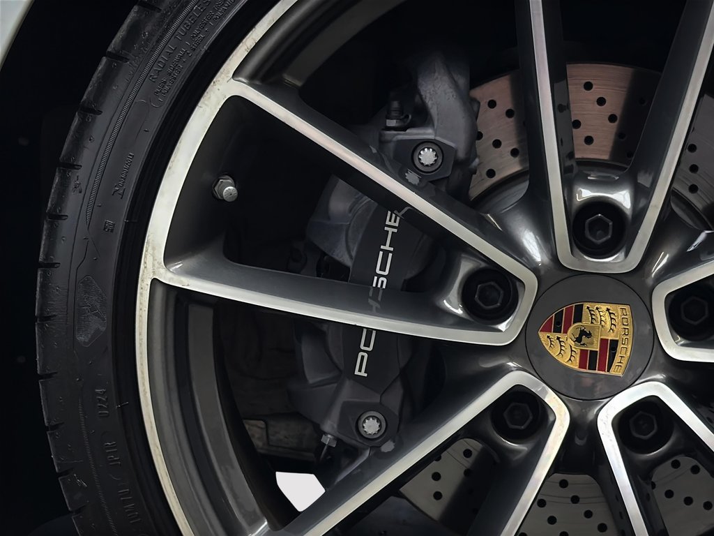 2024 Porsche 911 Carrera Sport Chrono Package in Laval, Quebec - 9 - w1024h768px