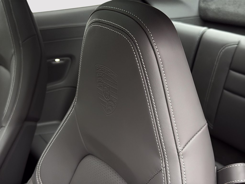 2024 Porsche 911 Carrera Sport Chrono Package in Laval, Quebec - 26 - w1024h768px