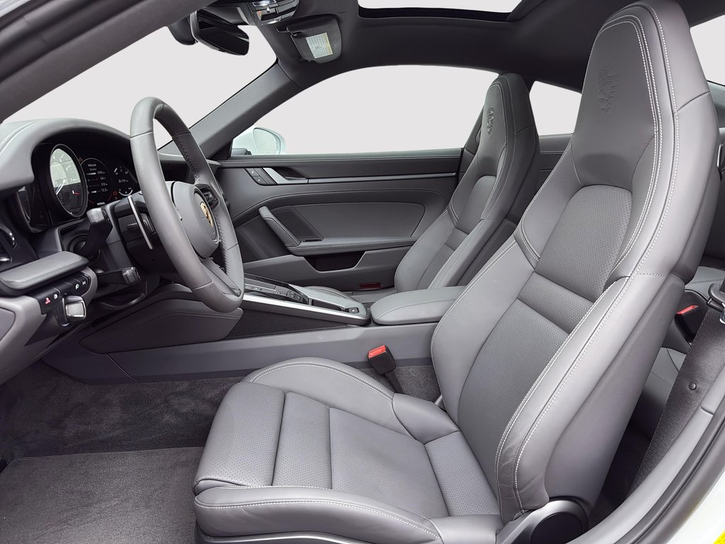2024 Porsche 911 Carrera Sport Chrono Package in Laval, Quebec - 14 - w1024h768px