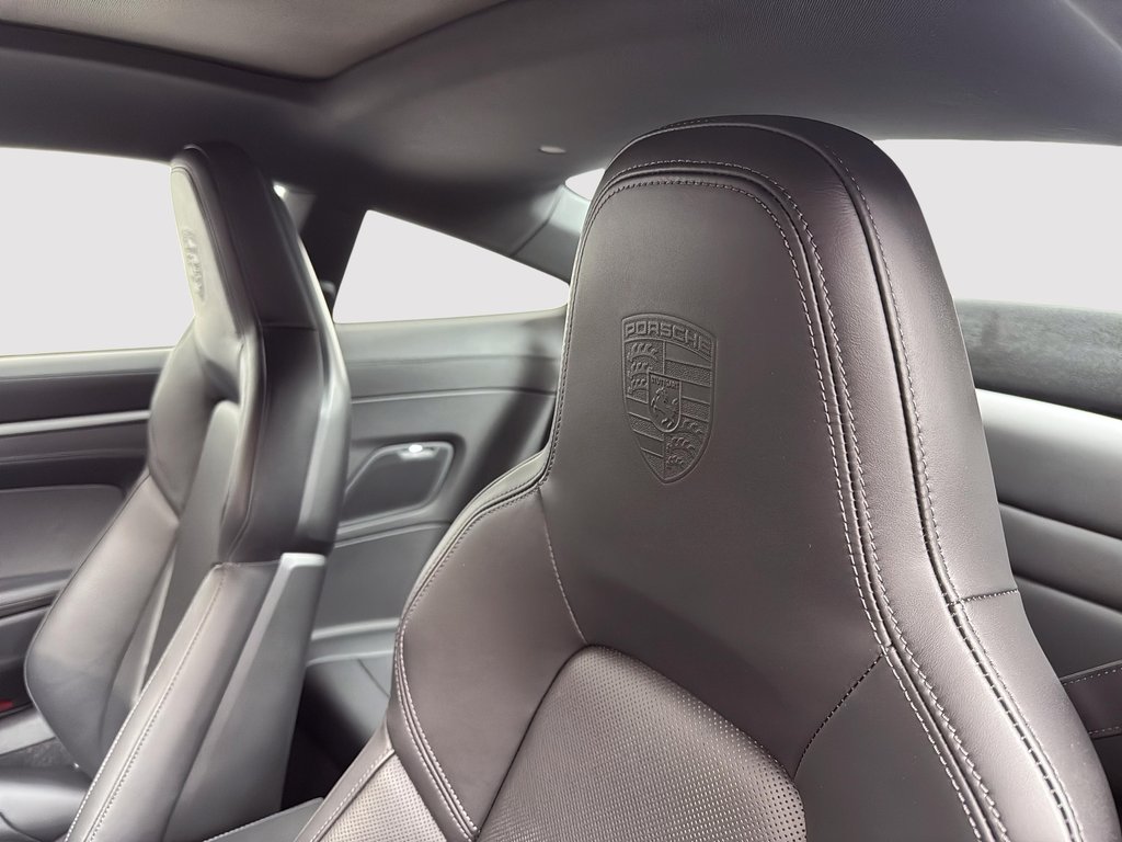 2024 Porsche 911 Carrera 4S  Premium & Sport Package in Laval, Quebec - 26 - w1024h768px