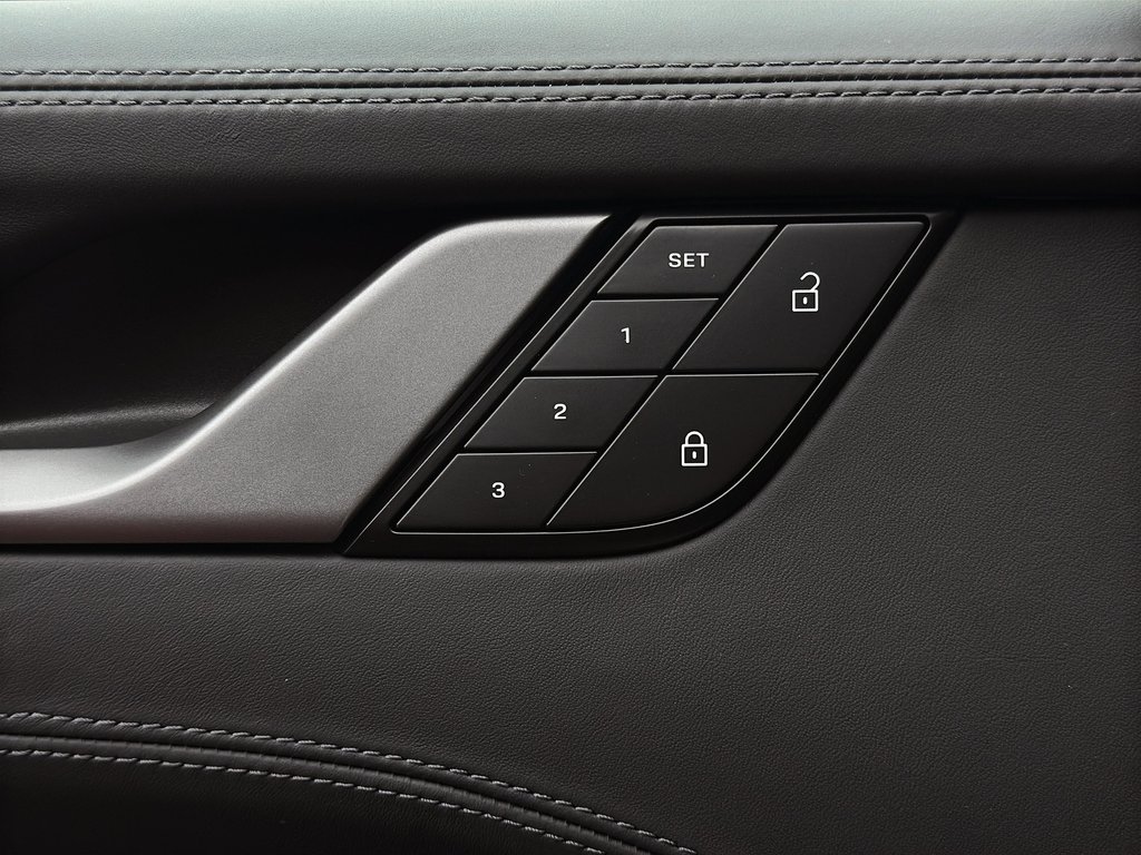 2024 Porsche 911 Carrera 4S  Premium & Sport Package in Laval, Quebec - 29 - w1024h768px