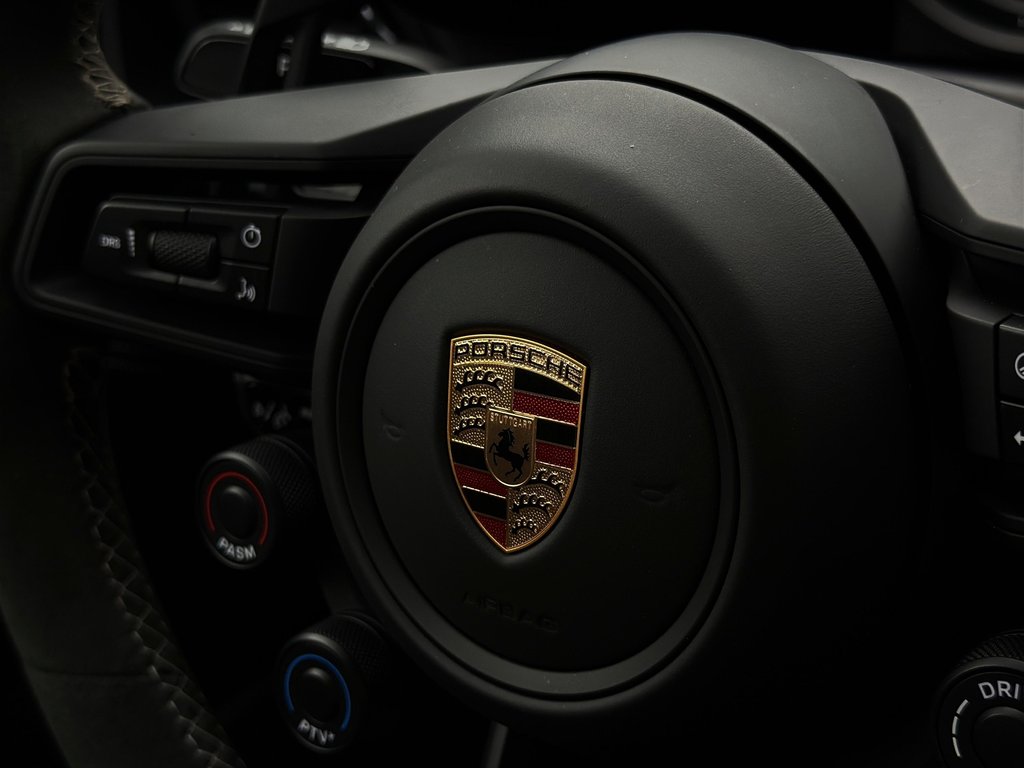 Porsche 911 GT3 RS Coupe 2024 à Laval, Québec - 27 - w1024h768px