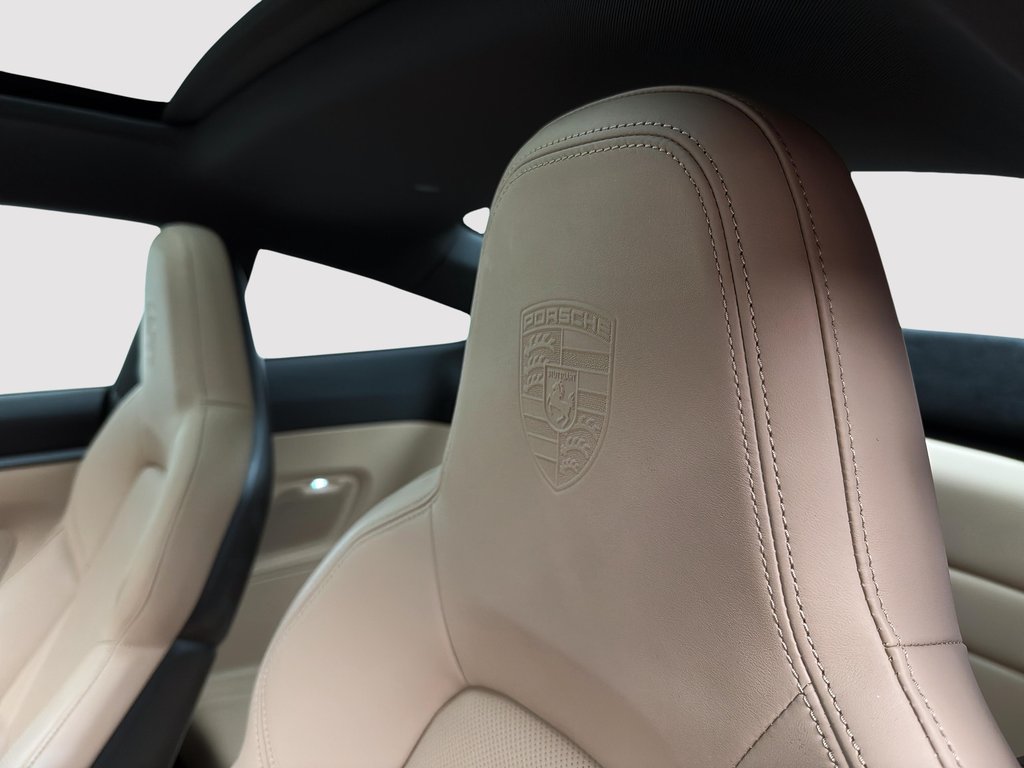 2024 Porsche 911 Carrera Premium Package in Laval, Quebec - 25 - w1024h768px