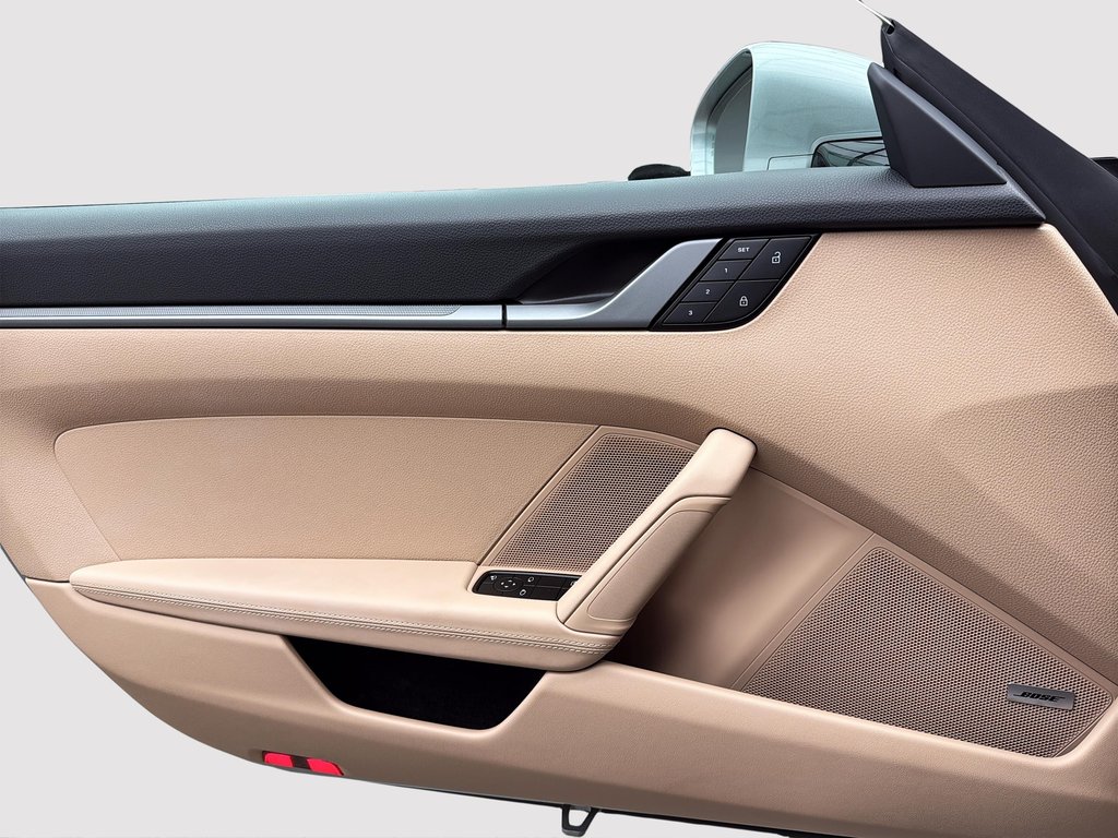 2024 Porsche 911 Carrera Premium Package in Laval, Quebec - 27 - w1024h768px