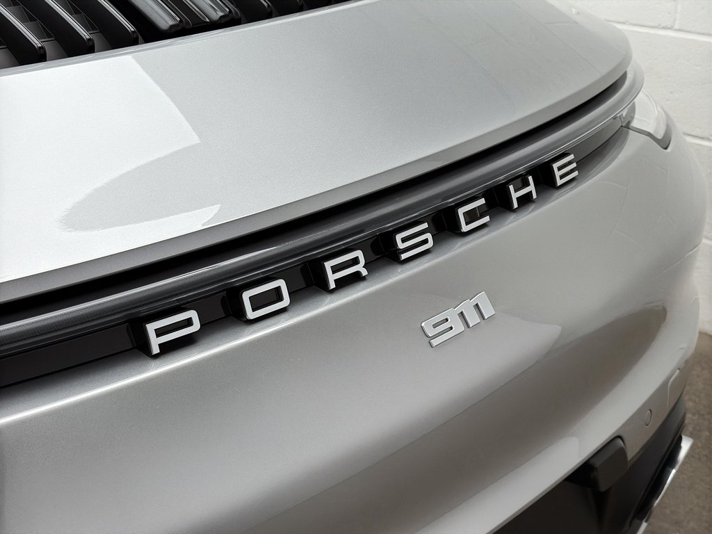 2024 Porsche 911 Carrera Premium Package in Laval, Quebec - 8 - w1024h768px