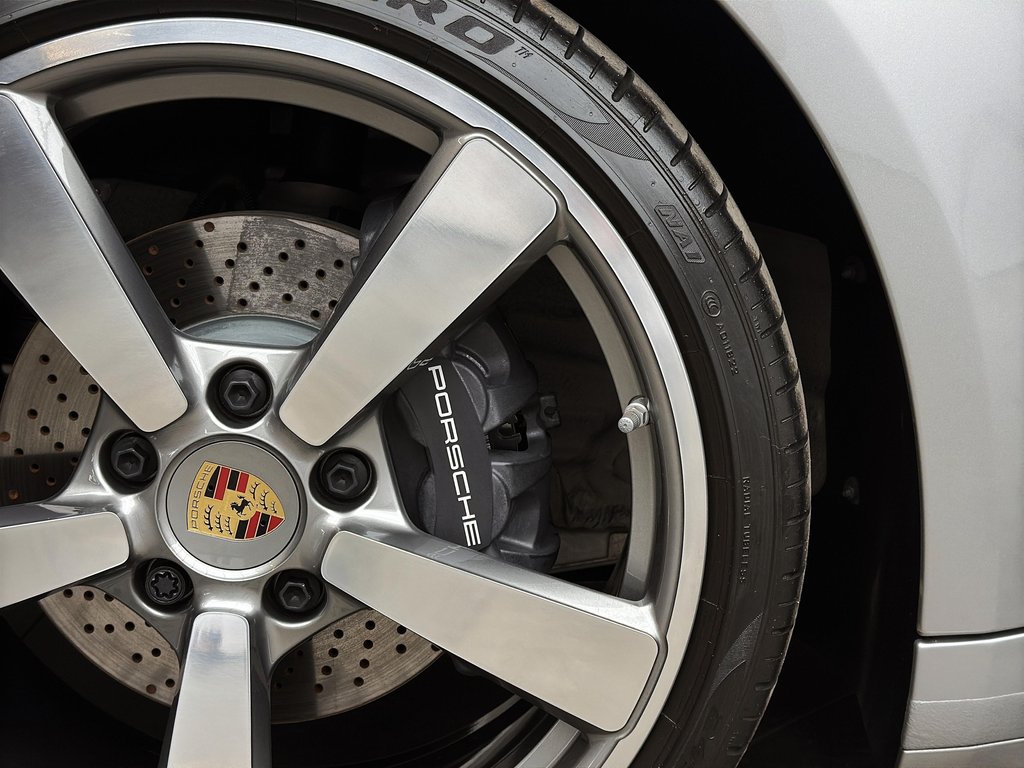 2024 Porsche 911 Carrera Premium Package in Laval, Quebec - 12 - w1024h768px