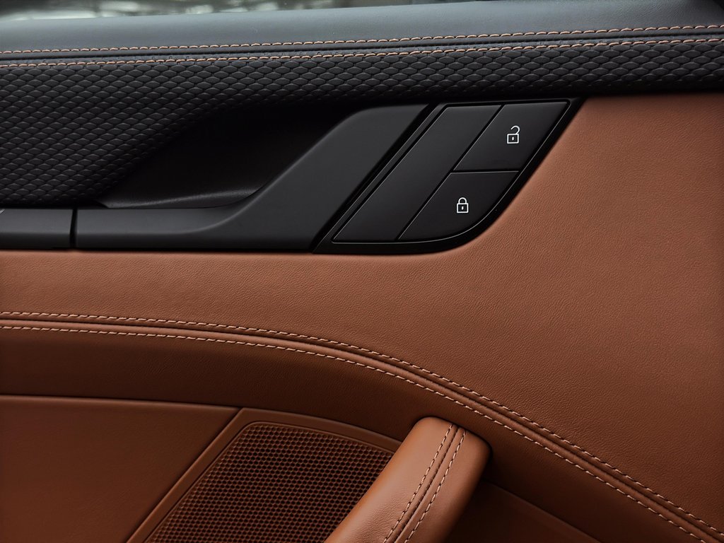 Porsche 911 GT3 Coupe with Touring Package 2024 à Laval, Québec - 31 - w1024h768px