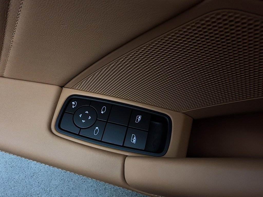 Porsche 911  2024 à Laval, Québec - 31 - w1024h768px