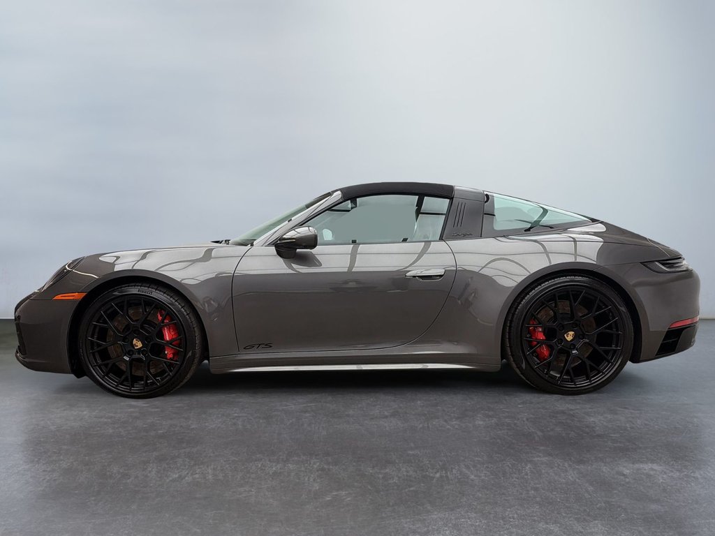 Porsche 911  2024 à Laval, Québec - 5 - w1024h768px