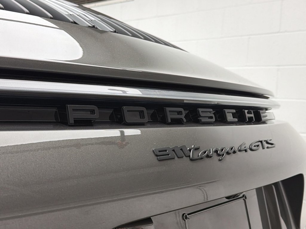 Porsche 911  2024 à Laval, Québec - 10 - w1024h768px