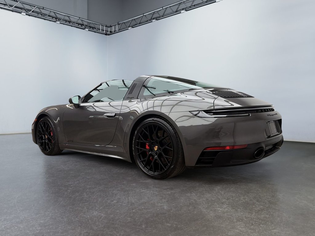 Porsche 911  2024 à Laval, Québec - 3 - w1024h768px