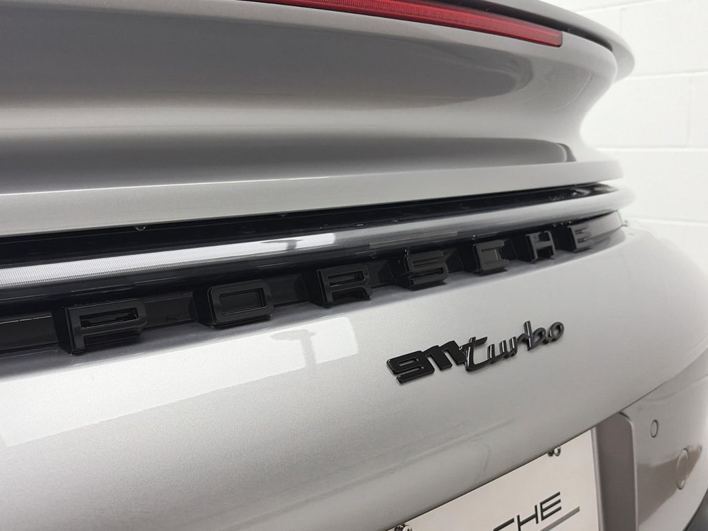 Porsche 911  2024 à Laval, Québec - 14 - w1024h768px