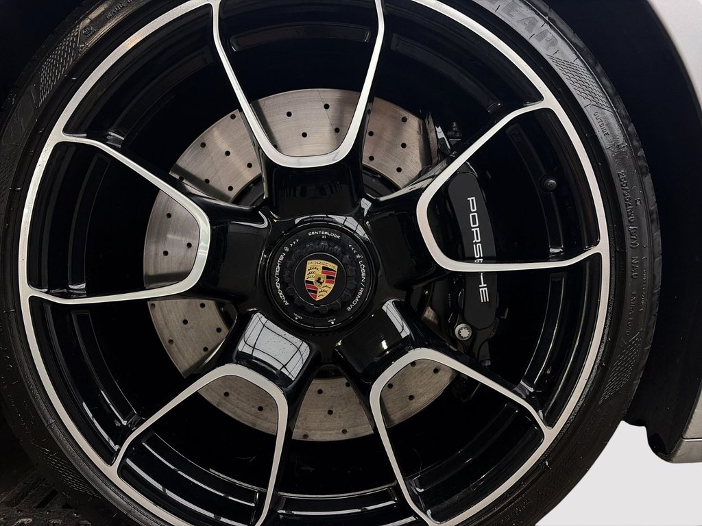 Porsche 911  2024 à Laval, Québec - 15 - w1024h768px