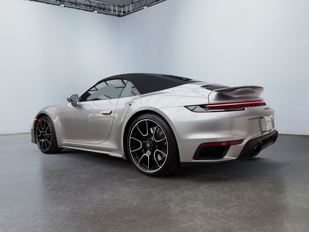 Porsche 911  2024 à Laval, Québec - 6 - w1024h768px