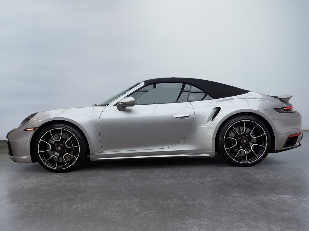 Porsche 911  2024 à Laval, Québec - 5 - w1024h768px