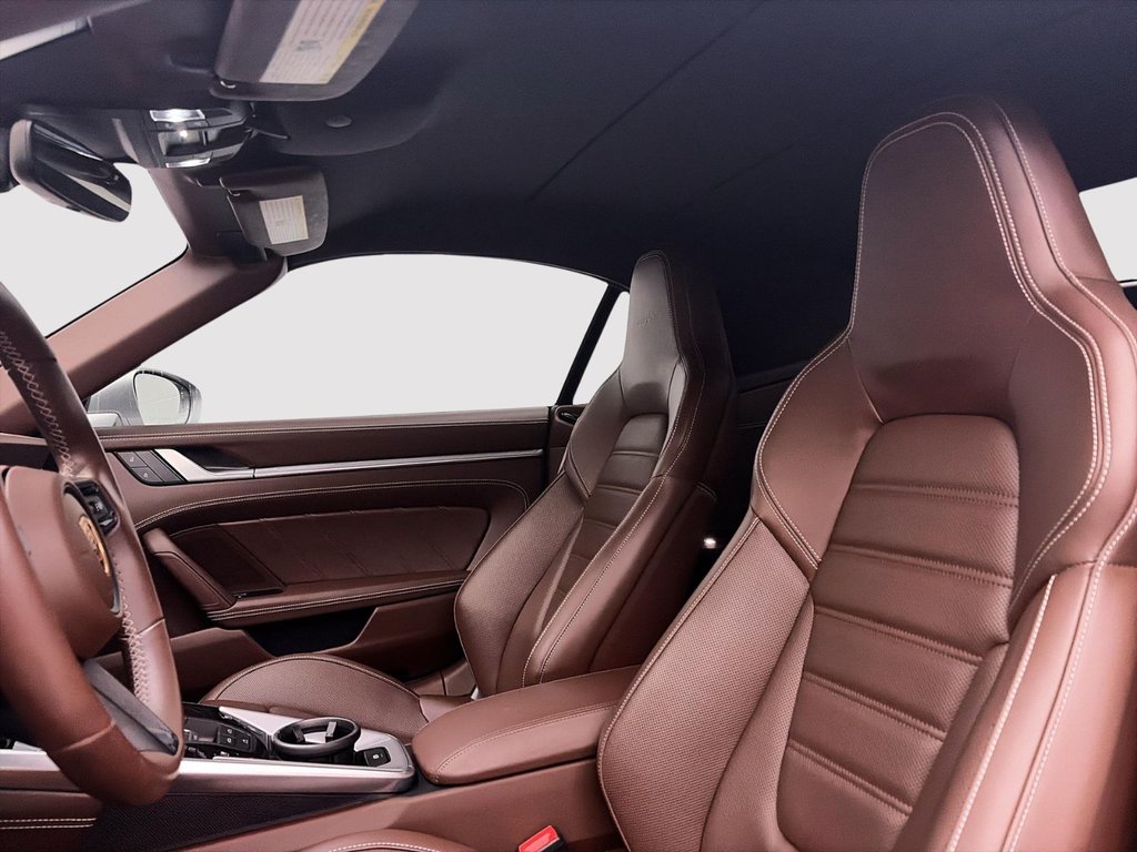 Porsche 911  2024 à Laval, Québec - 8 - w1024h768px