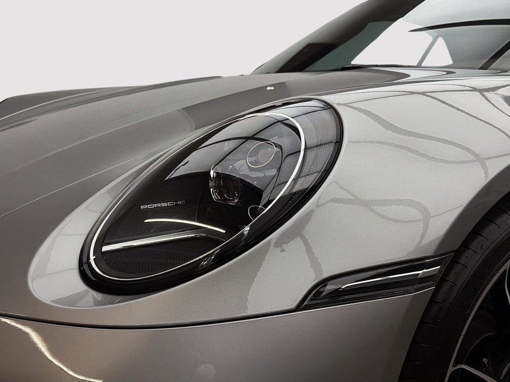 Porsche 911  2024 à Laval, Québec - 16 - w1024h768px