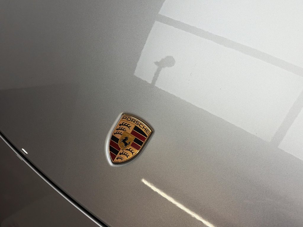 Porsche 911  2024 à Laval, Québec - 13 - w1024h768px
