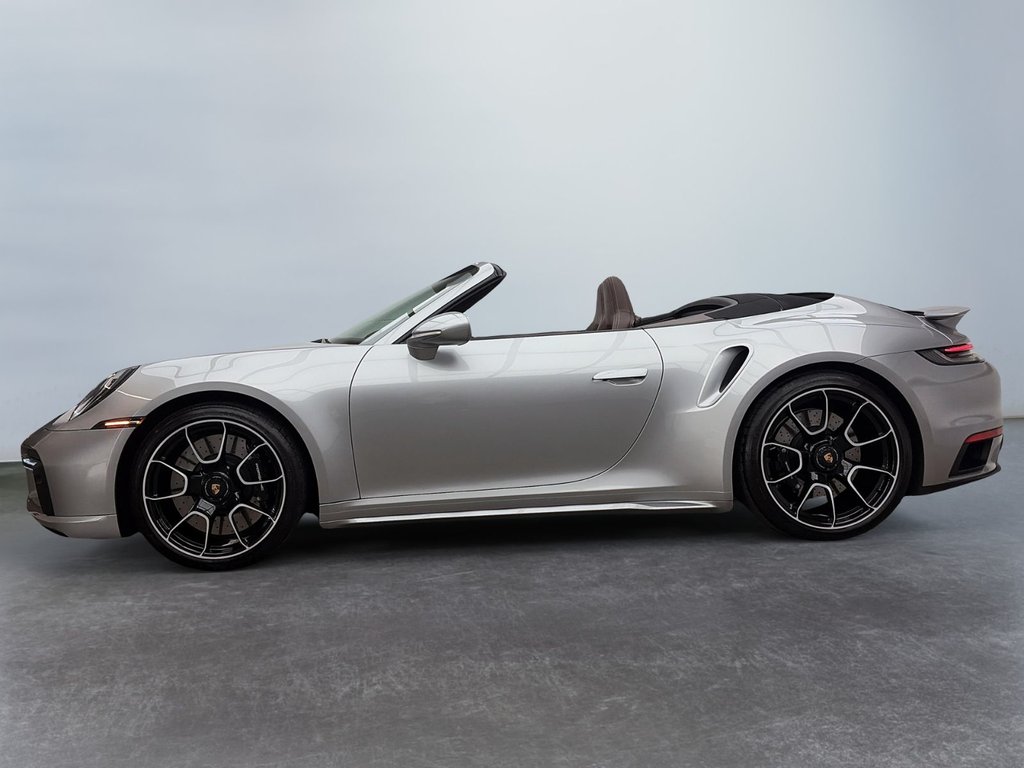 Porsche 911  2024 à Laval, Québec - 2 - w1024h768px