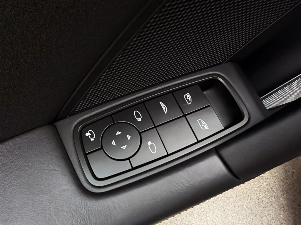 2024 Porsche 911 in Laval, Quebec - 31 - w1024h768px