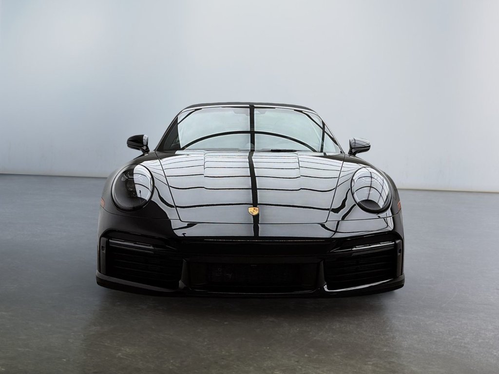 2024 Porsche 911 in Laval, Quebec - 8 - w1024h768px