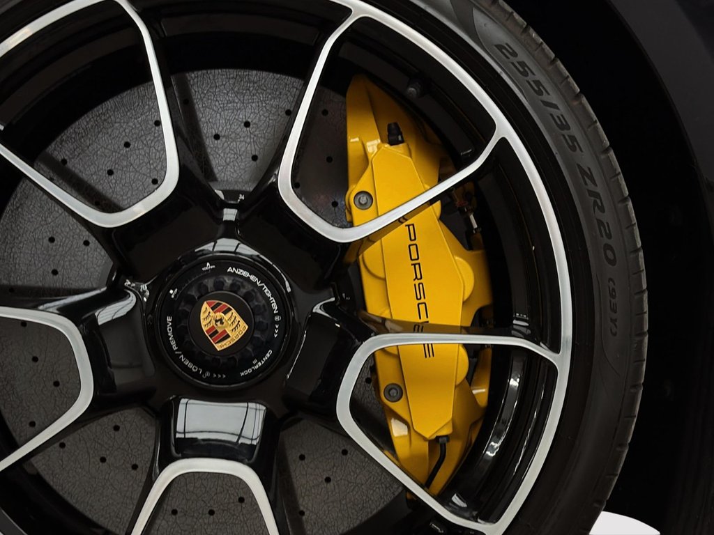 2024 Porsche 911 in Laval, Quebec - 14 - w1024h768px