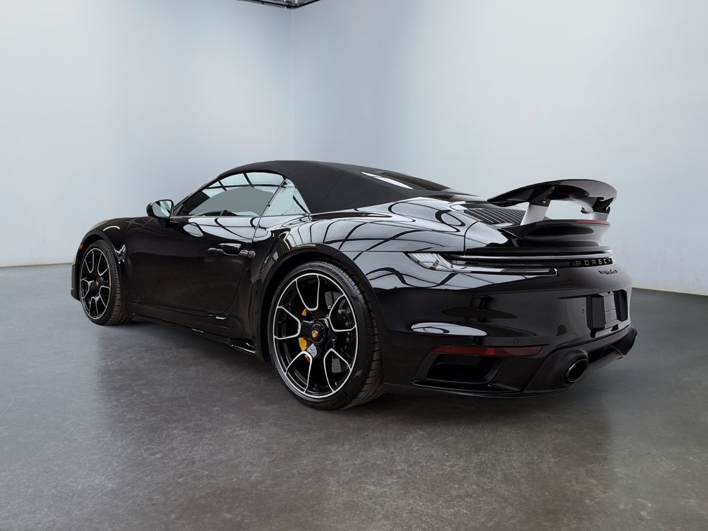 2024 Porsche 911 in Laval, Quebec - 6 - w1024h768px