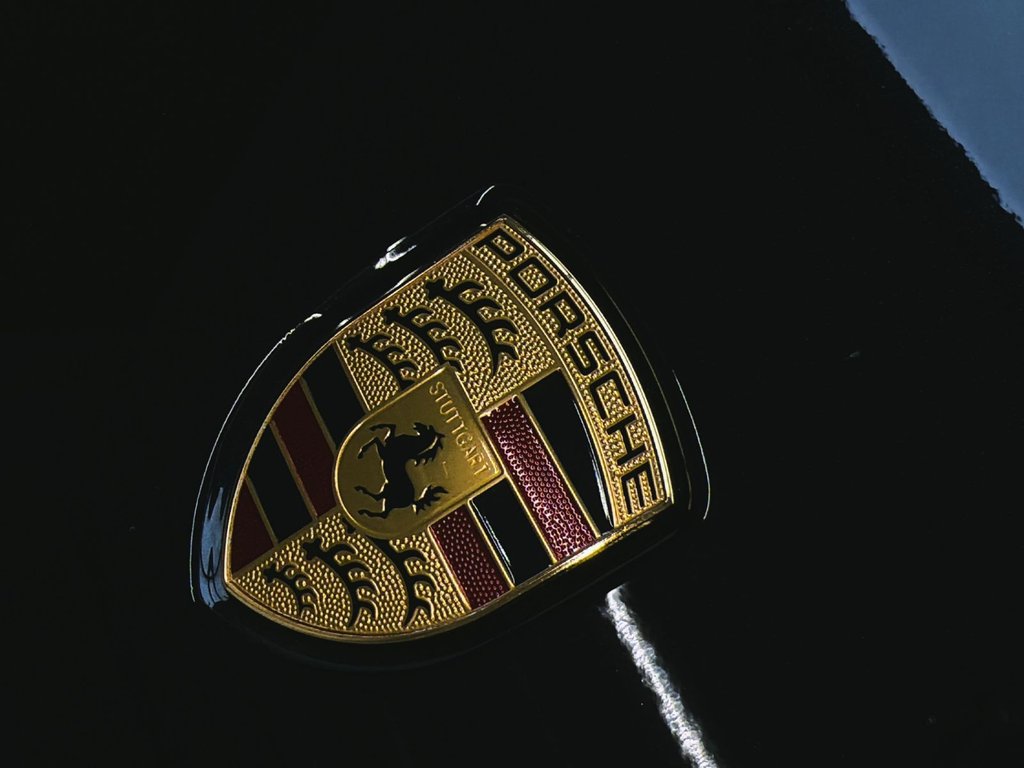 2024 Porsche 911 in Laval, Quebec - 9 - w1024h768px