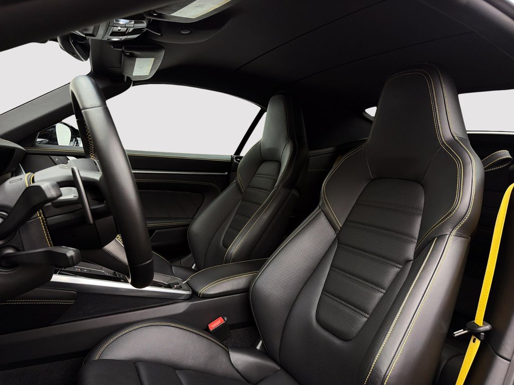 2024 Porsche 911 in Laval, Quebec - 16 - w1024h768px