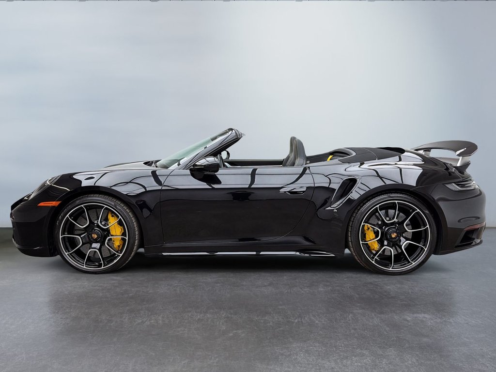 2024 Porsche 911 in Laval, Quebec - 2 - w1024h768px