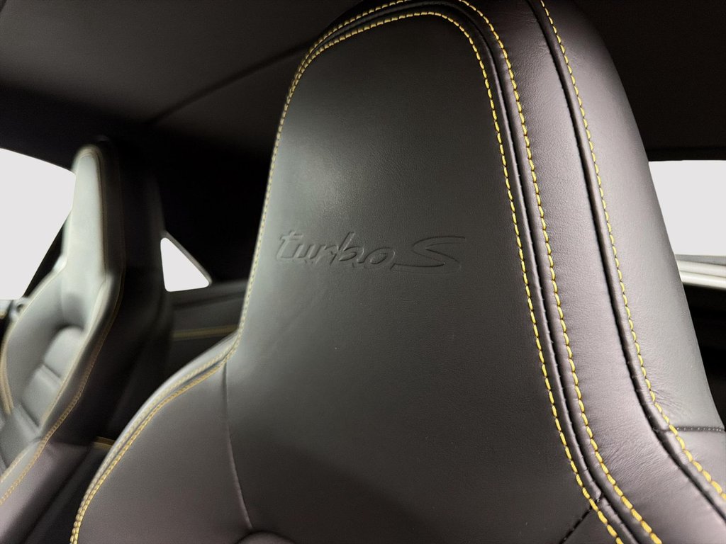 2024 Porsche 911 in Laval, Quebec - 27 - w1024h768px
