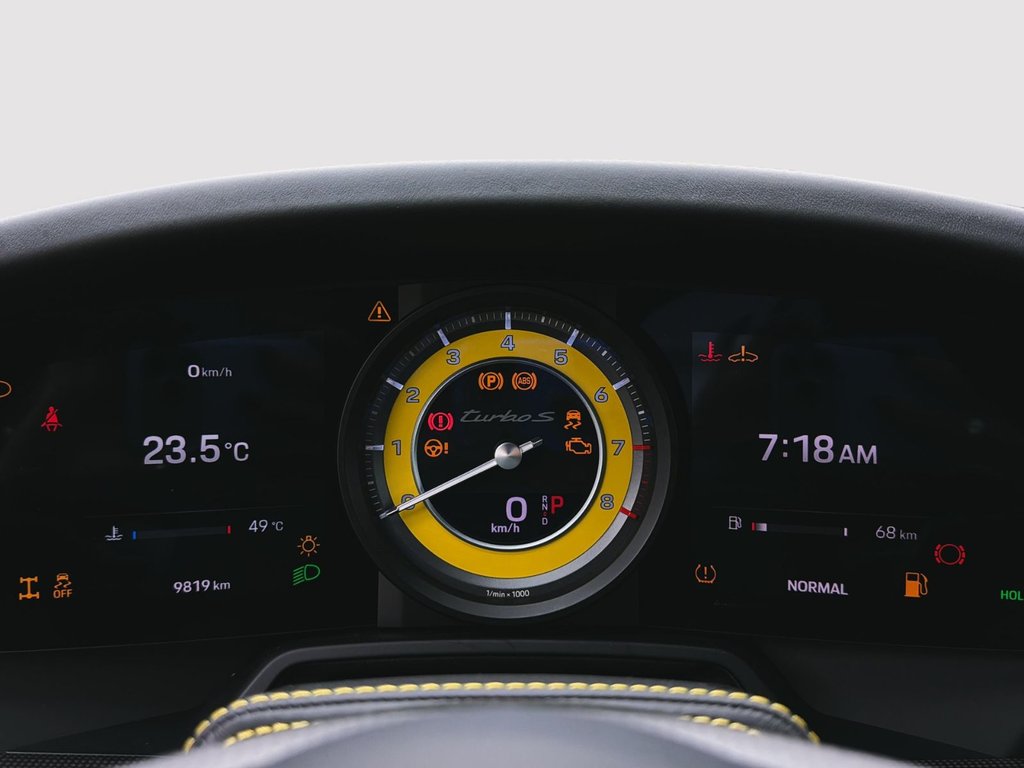 2024 Porsche 911 in Laval, Quebec - 21 - w1024h768px