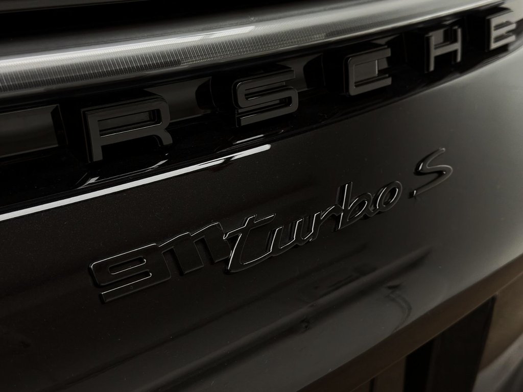 2024 Porsche 911 in Laval, Quebec - 10 - w1024h768px