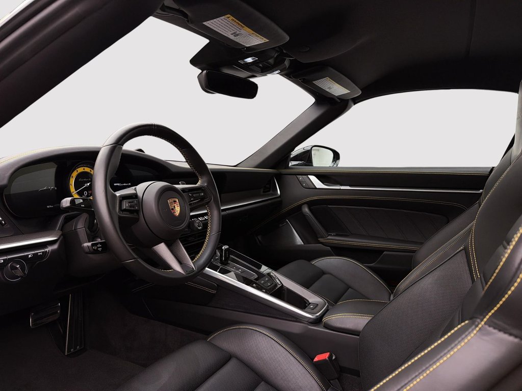 2024 Porsche 911 in Laval, Quebec - 15 - w1024h768px