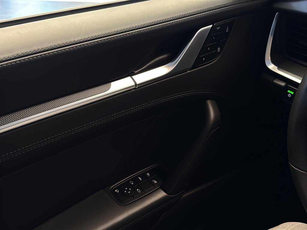 Porsche 911 Carrera Cabriolet Premium Package 2025 à Laval, Québec - 21 - w1024h768px